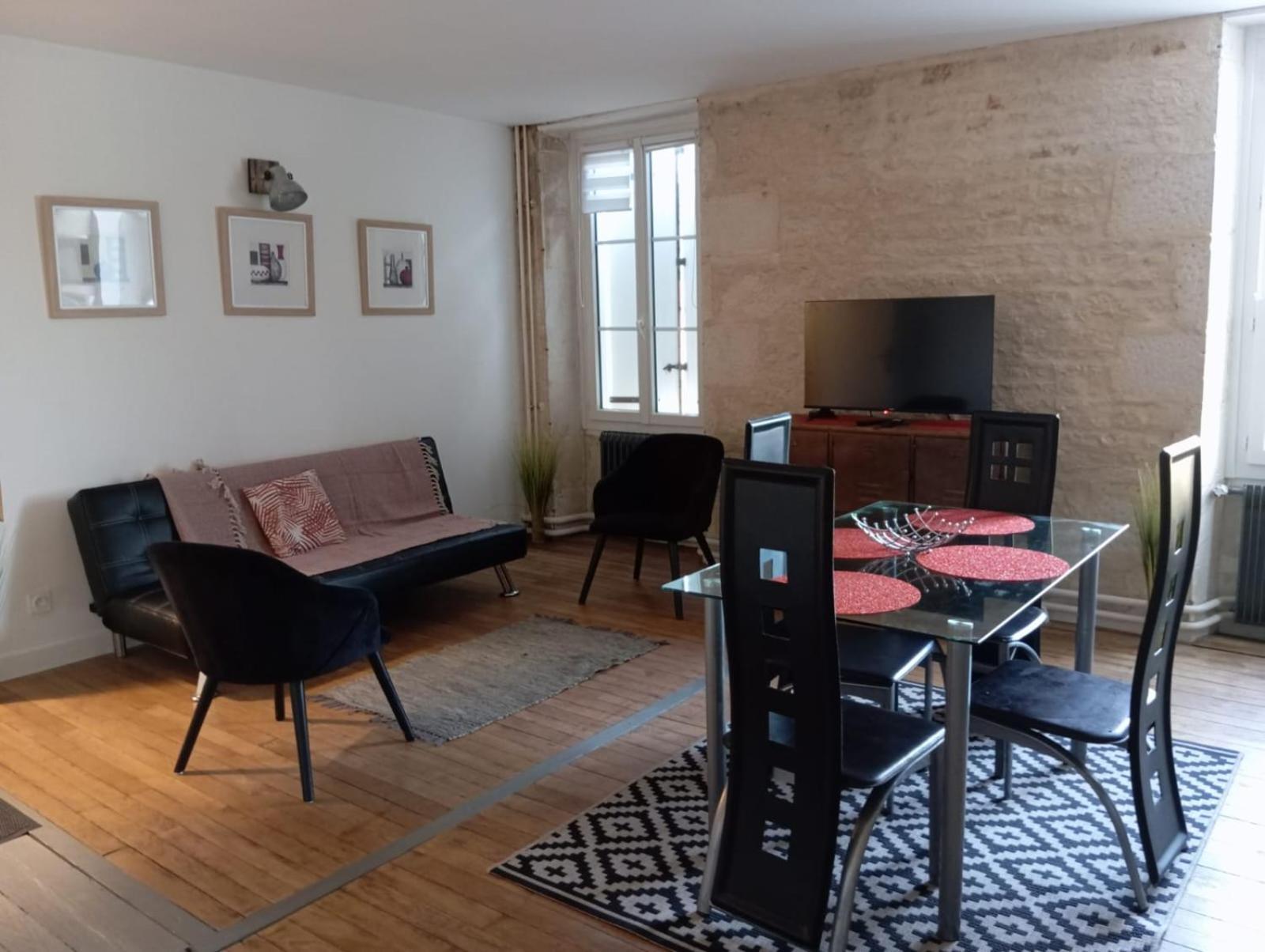 Au Bord De L'eau Apartment Coulon